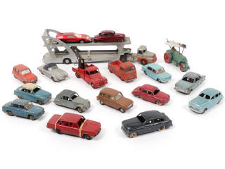 Lot 446 - DINKY TOYS (FRANCE) (18)