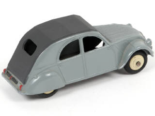Lot 391 - DINKY TOYS (FRANCE) (1)