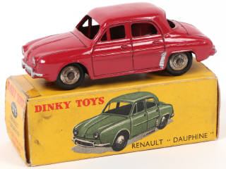 Lot 395 - DINKY TOYS (FRANCE) (1)