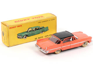 Lot 405 - DINKY TOYS (FRANCE) (1)
