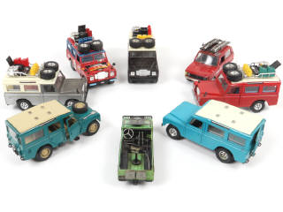 Lot 64 - DIVERS (8)
