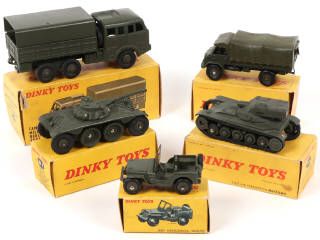 Lot 444 - DINKY TOYS (FRANCE) (5)