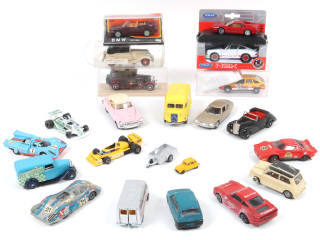 Lot 81 - DIVERS (22)