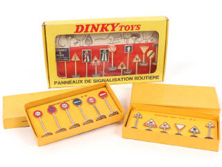Lot 440 - DINKY TOYS (FRANCE) (3)