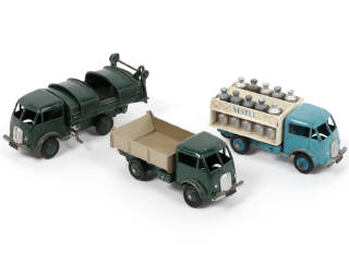 Lot 437 - DINKY TOYS (FRANCE) (3)