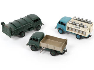 Lot 437 - DINKY TOYS (FRANCE) (3)