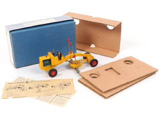 Lot 420 - DINKY TOYS (FRANCE) (1)