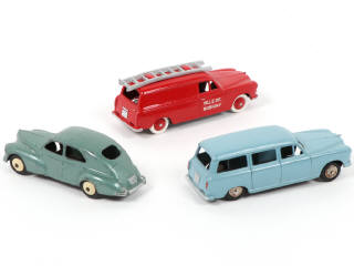 Lot 435 - DINKY TOYS (FRANCE) (3)