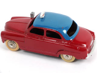 Lot 229 - DINKY TOYS (FRANCE) (1)
