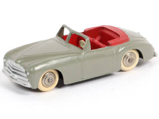 Lot 227 - DINKY TOYS (FRANCE) (1)