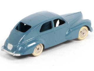 Lot 225 - DINKY TOYS (FRANCE) (1)