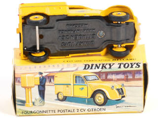 Lot 297 - DINKY TOYS (FRANCE) (1)