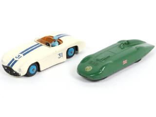 Lot 177 - DINKY TOYS (GB) (2)