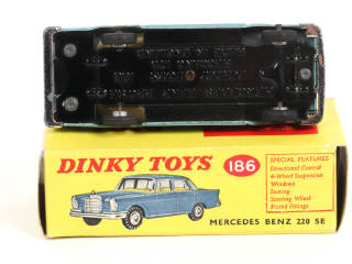 Lot 128 - DINKY TOYS (GB) (1)