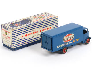 Lot 156 - DINKY TOYS (GB) (1)