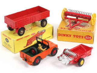 Lot 203 - DINKY TOYS (GB) (4)