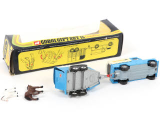 Lot 42 - CORGI TOYS (GB) (1)