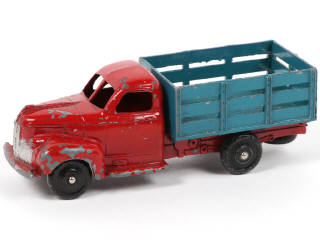 Lot 252 - DINKY TOYS (FRANCE) (1)