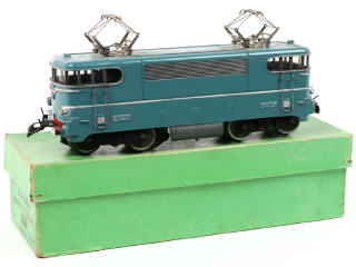 Lot 11 - HORNBY 'O' (FRANCE) (1)