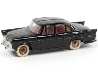 Lot 236 - DINKY TOYS (FRANCE) (1)