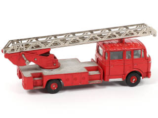Lot 257 - DINKY TOYS (FRANCE) (1)