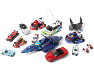 Lot 36 - DIVERS (12)