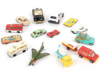 Lot 82 - DIVERS (14)