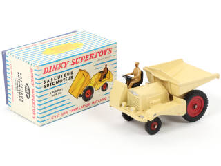 Lot 473 - DINKY TOYS (FRANCE) (1)
