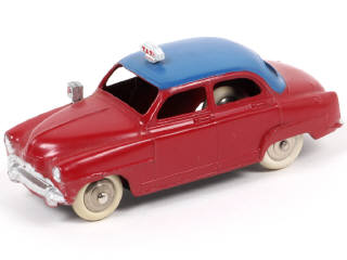 Lot 471 - DINKY TOYS (FRANCE) (1)