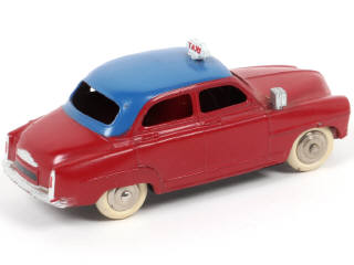 Lot 471 - DINKY TOYS (FRANCE) (1)
