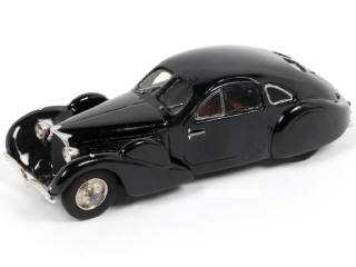 Lot 106 - AURORE MODELS (SUISSE) (1)