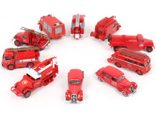 Lot 103 - DIVERS (10)