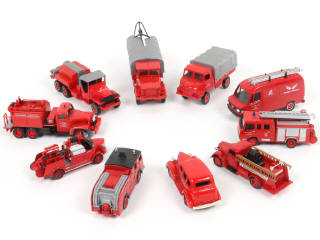 Lot 104 - DIVERS (10)