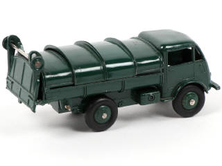 Lot 413 - DINKY TOYS (FRANCE) (1)