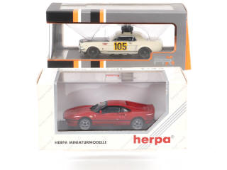 Lot 210 - DIVERS (2)