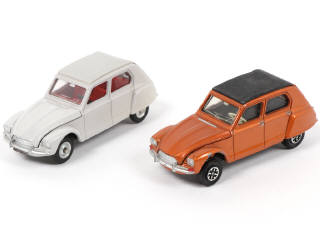Lot 386 - DINKY TOYS (2)