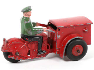 Lot 405 - DINKY TOYS (FRANCE) (1)
