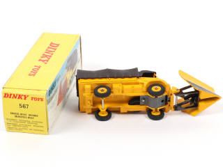 Lot 432 - DINKY TOYS (FRANCE) (1)