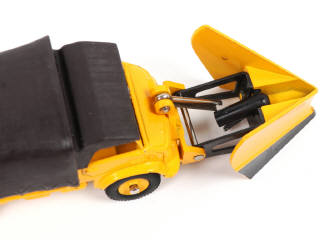 Lot 432 - DINKY TOYS (FRANCE) (1)