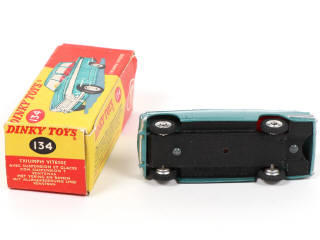 Lot 395 - DINKY TOYS (GB) (1)