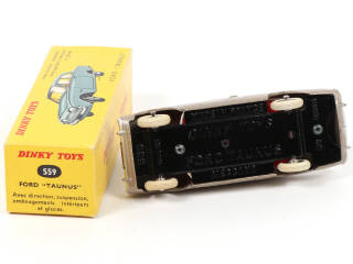 Lot 421 - DINKY TOYS (FRANCE) (1)