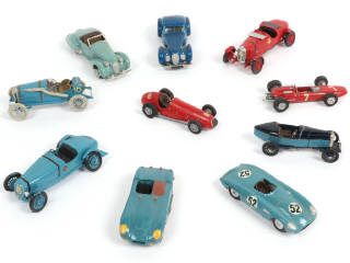 Lot 110 - DIVERS (10)