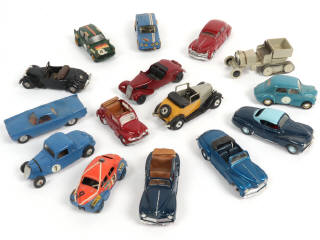 Lot 117 - DIVERS (15)