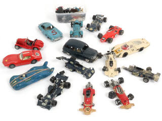 Lot 116 - DIVERS (14)