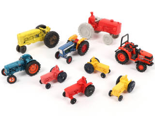 Lot 98 - DIVERS (9)