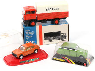 Lot 110 - DIVERS (3)