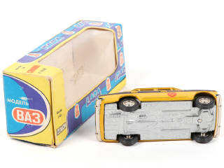 Lot 68 - NOVOEXPORT (URSS) (1)