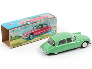 Lot 63 - TAT (HONG KONG) (1)