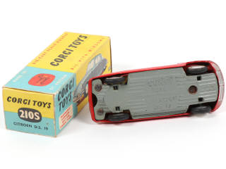 Lot 131 - CORGI TOYS (GB) (1)