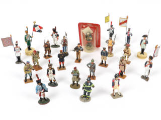 Lot 10 - DIVERS (24)